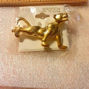 Brooch NWT